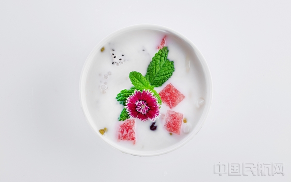 附图1:海南航空“12道Hai味”夏季中式美食——海南消暑圣品清补凉.jpg 附图1:海南航空“12道Hai味”夏季中式美食——海南消暑圣品清补凉.jpg