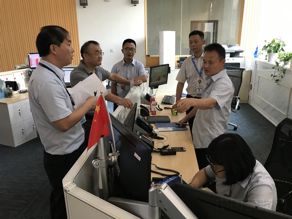 东航江西分公司运行大厅运行保障中.jpg