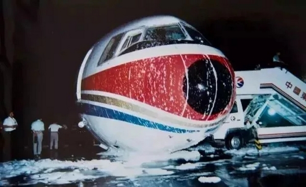 成功安全迫降的MD-11客机-东航供图.jpg 成功安全迫降的MD-11客机-东航供图.jpg
