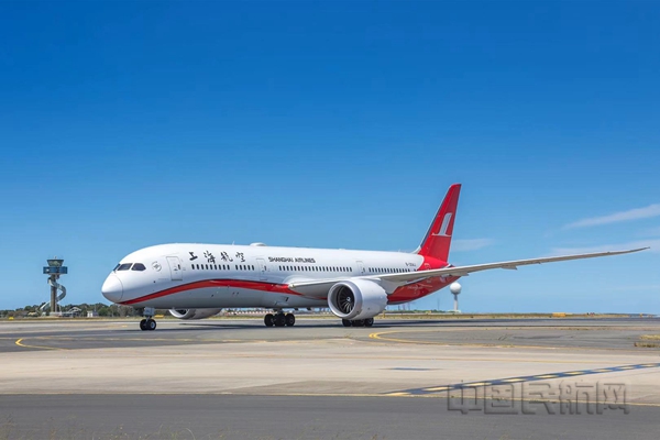 上海航空波音787客机-上海供图10.jpg 上海航空波音787客机-上海供图10.jpg