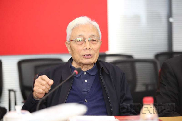 nEO_IMG_胡逸洲局长向东航90后飞行员讲民航故事.jpg nEO_IMG_胡逸洲局长向东航90后飞行员讲民航故事.jpg