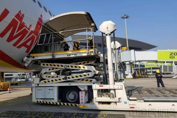 海南航空长沙基地开展机坪冬季运行专项监察