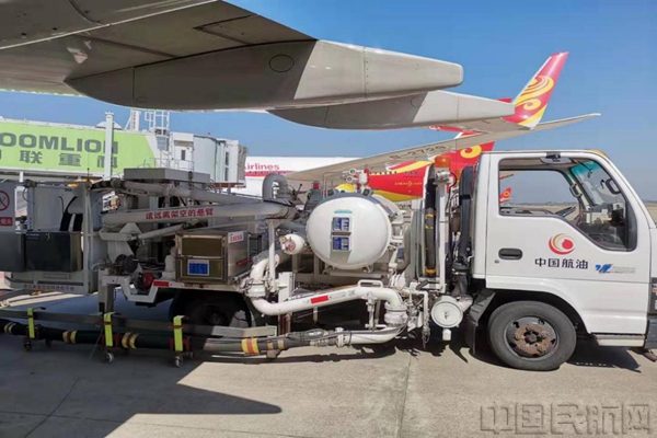 附图4：海南航空长沙基地加油车运行.jpg