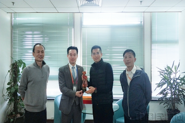 东航技术浦东维修基地外航维修部荣获长荣航空“最佳合作伙伴”称号(1).jpg 东航技术浦东维修基地外航维修部荣获长荣航空“最佳合作伙伴”称号(1).jpg