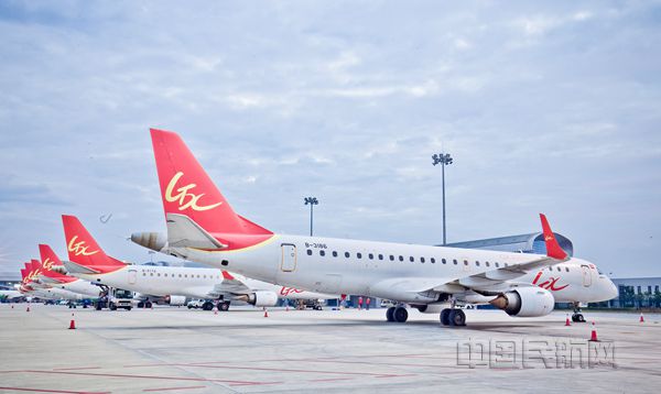 图：北部湾航空E190飞机_副本.jpg