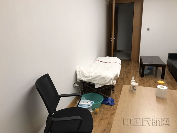 nEO_IMG_孙继波在办公室的住宿环境