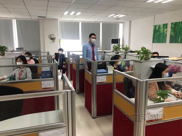 图 疫情期间北部湾航空飞行部训练中心员工坚守岗位_副本.jpg 图 疫情期间北部湾航空飞行部训练中心员工坚守岗位_副本.jpg
