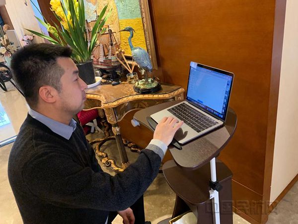 隔离在家期间组织视频会议_副本.jpg 隔离在家期间组织视频会议_副本.jpg