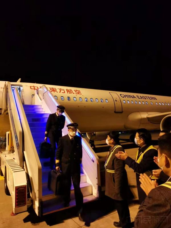 驰援武汉归来.jpg 驰援武汉归来.jpg