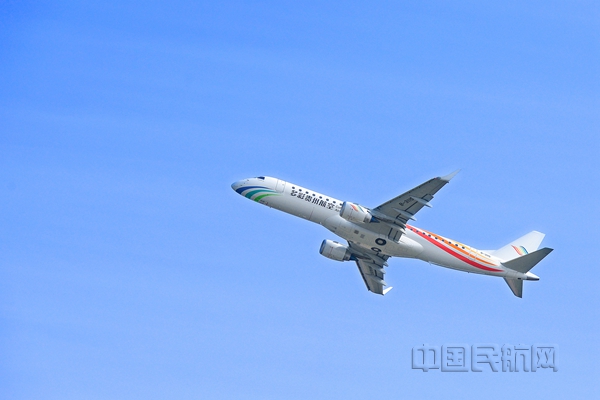 再夺第一 多彩贵州航空连续两年获巴航金牌客户殊荣
