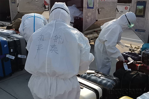 附图2:长安航空地服全力保障入境航班分流任务1.jpg 附图2:长安航空地服全力保障入境航班分流任务1.jpg