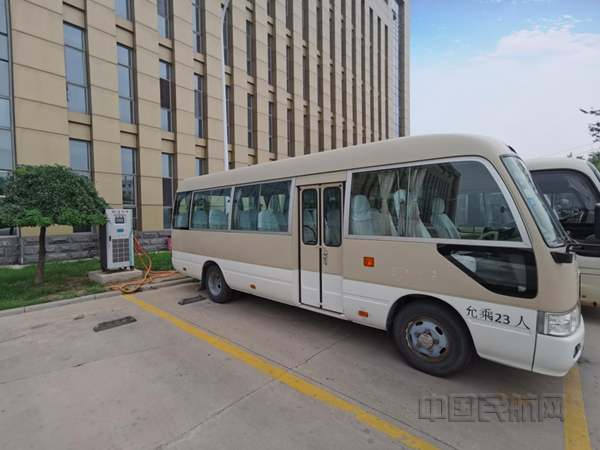 图一 天津航空新能源机组保障车辆_副本.png 图一 天津航空新能源机组保障车辆_副本.png