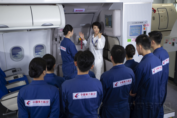 nEO_IMG_孙梅带教学员