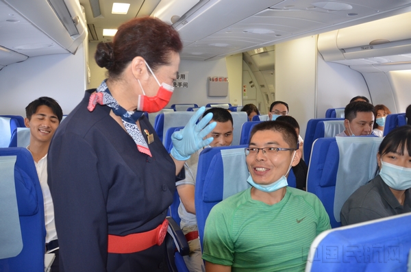 和旅客拉家常话离别.jpg 和旅客拉家常话离别.jpg