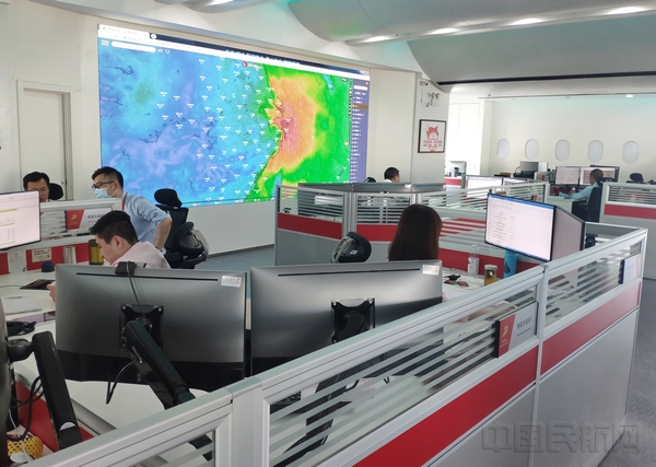 图片2：台风雷电巧应对 海航旗下首都航空积极保障暑运航班.jpg