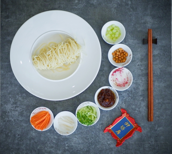 老北京炸酱面(北京出港国际远程航班公务舱).jpg 老北京炸酱面(北京出港国际远程航班公务舱).jpg