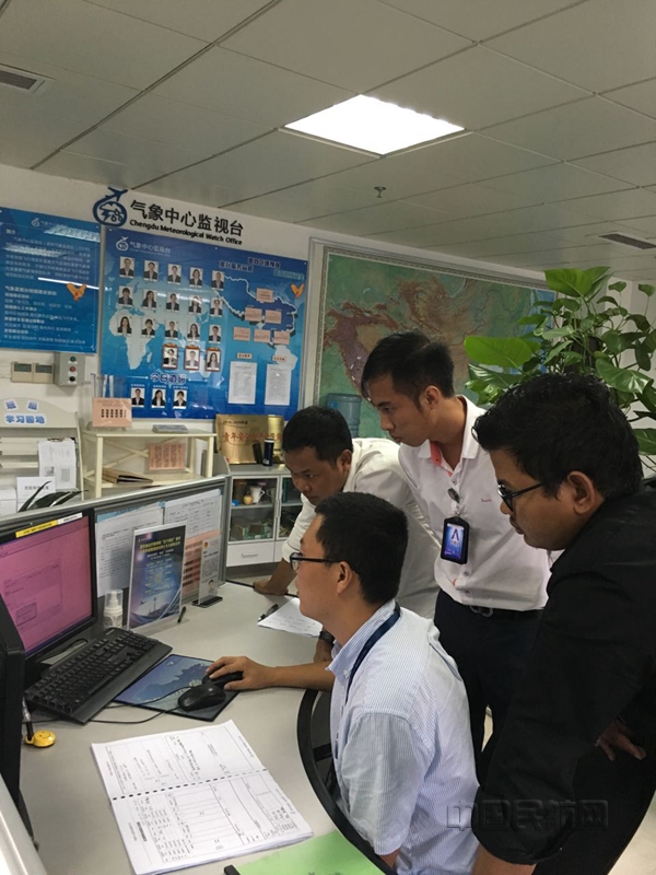 2017第三批柬埔寨气象预报技术骨干在蓉一个月培训实习2_副本.jpg