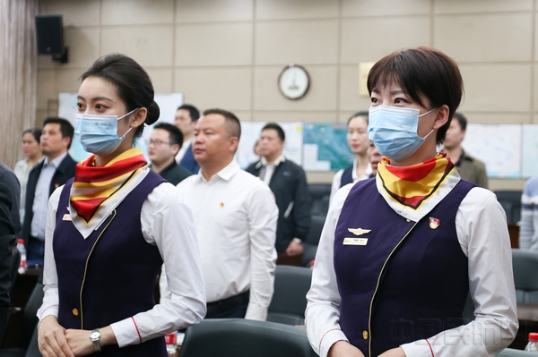 图 北部湾航空“白衣天使”护送团队代表参加全国交通运输系统抗疫表彰大会广西分会场活动.jpg 图 北部湾航空“白衣天使”护送团队代表参加全国交通运输系统抗疫表彰大会广西分会场活动.jpg