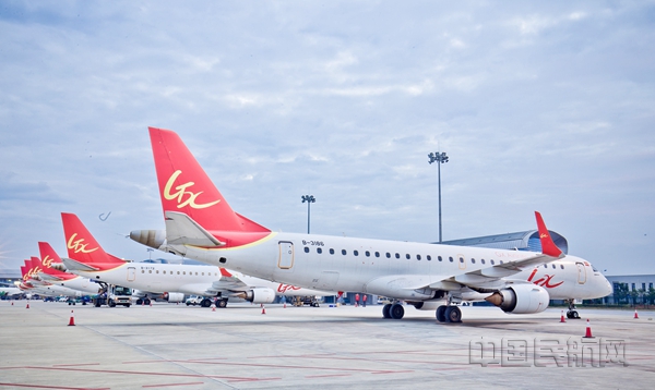 图:北部湾航空E190飞机_副本.jpg 图:北部湾航空E190飞机_副本.jpg