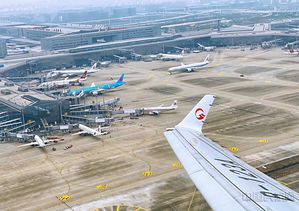 产业共赢之道配图-东航旗下一二三航空使用ARJ21国产民机执行首个航班02