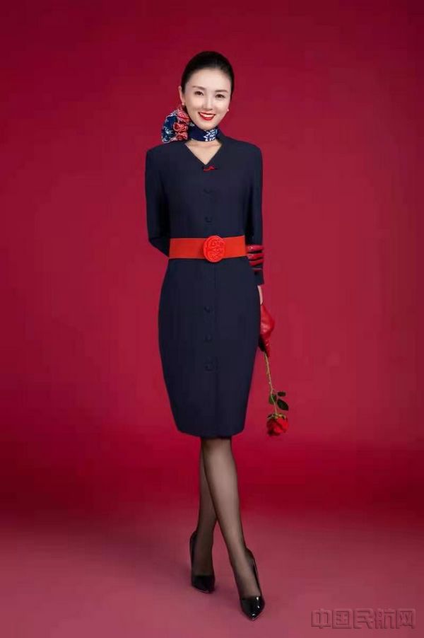 “小虎sir”点赞的东航空乘孙萍-东航客舱供图.jpg “小虎sir”点赞的东航空乘孙萍-东航客舱供图.jpg