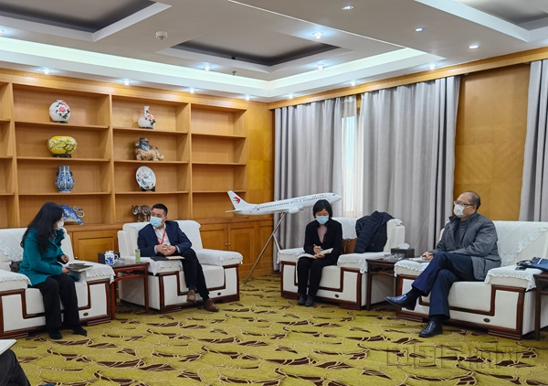 专题会议(摄:徐刚)_副本.jpg 专题会议(摄:徐刚)_副本.jpg