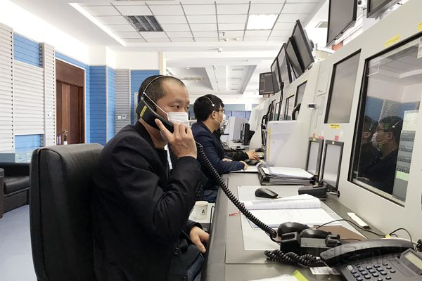 原图:两万尺高空旅客突发心脏病 哈尔滨飞烟台航班安全返航_副本.jpg 原图:两万尺高空旅客突发心脏病 哈尔滨飞烟台航班安全返航_副本.jpg