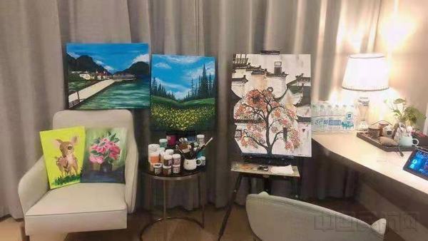 东航空姐在隔离期潜心绘画-东航客舱提供.jpg 东航空姐在隔离期潜心绘画-东航客舱提供.jpg