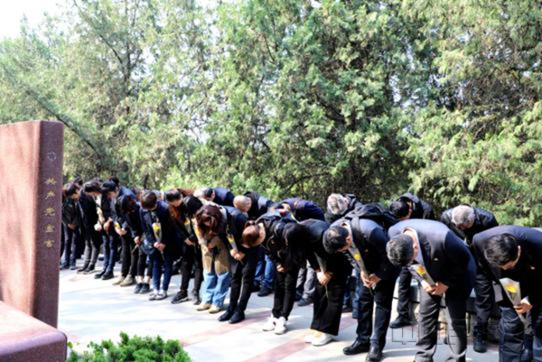 ����ɽ���ֹ�˾���ϻ��ص�ί��չ������Ӣ�ۣ��廳���ҡ����⵳��