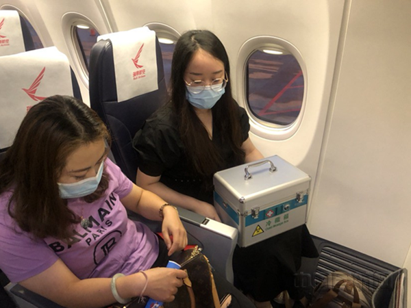时间就是生命 瑞丽航空顺利保障造血干细胞运输_副本.png 时间就是生命 瑞丽航空顺利保障造血干细胞运输_副本.png