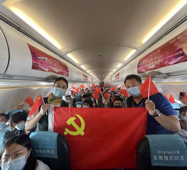 西柏坡红色主题航班_副本.jpg 西柏坡红色主题航班_副本.jpg