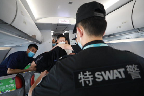 长龙航空开展“平安民航•2021” 非法干扰应急处置综合实战演练527.png