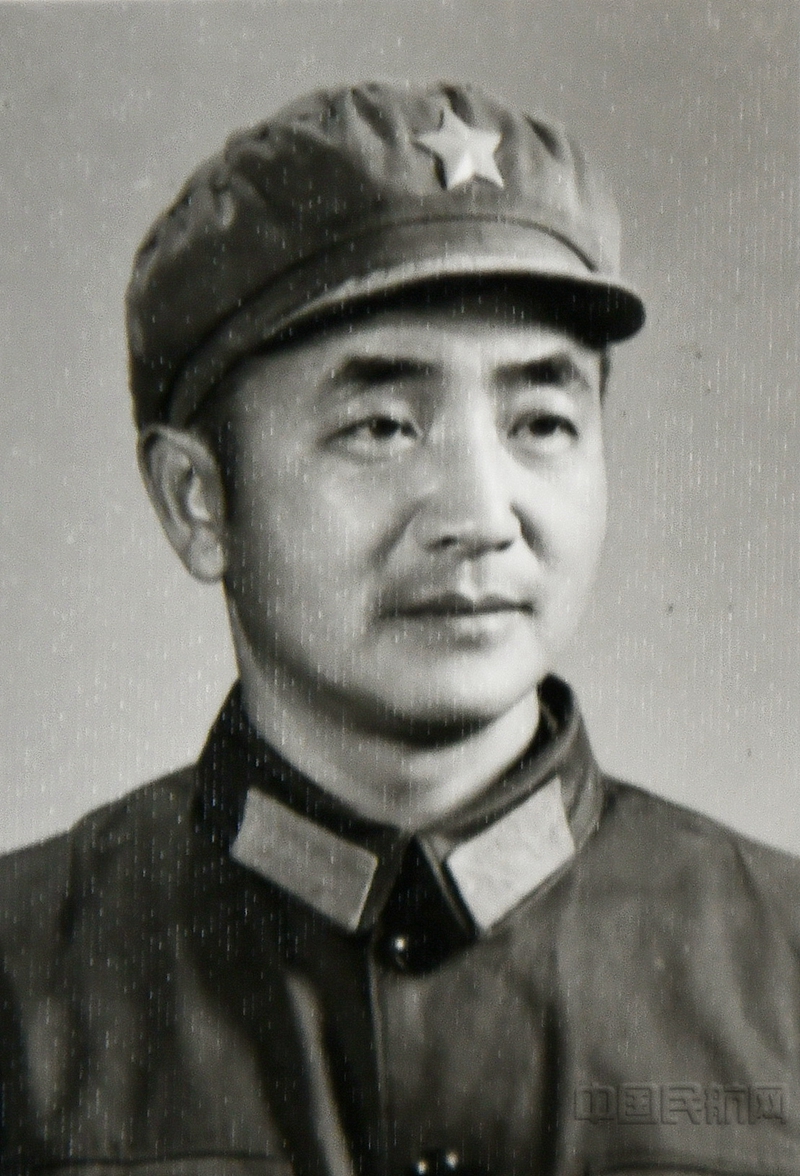 水印 杨澎参军时的留影 杨慧明采集1