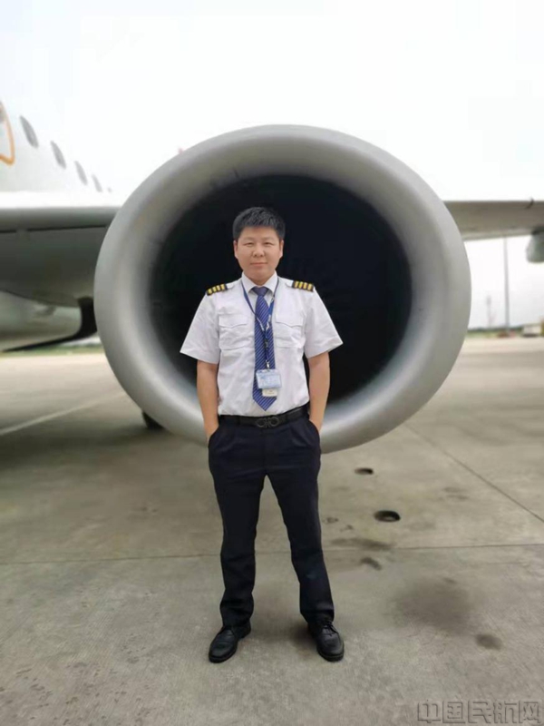 图1 邓锐个人照.jpg