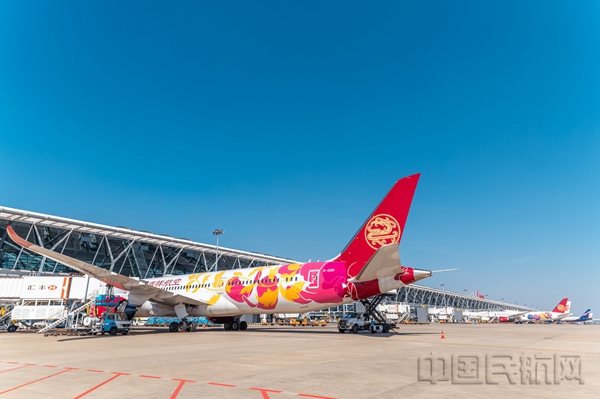 水印 图为吉祥航空787机队于上海浦东国际机场1.jpg