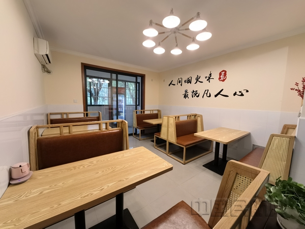 开云电竞app灯亮、景美、新添社区食堂和跑道……东航“办实事”焕新员工公寓(图2)