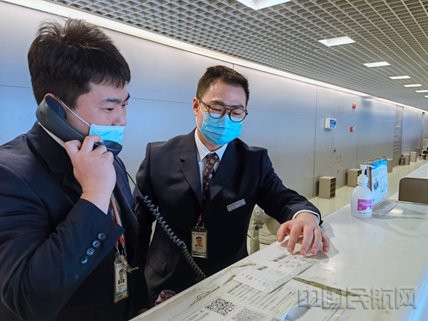 水印 卜世杰和王烨正在工作中1.jpg 水印 卜世杰和王烨正在工作中1.jpg