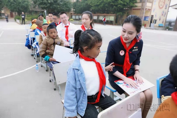 nEO_IMG_徐诗慧参与扶贫助学帮扶行动.jpg nEO_IMG_徐诗慧参与扶贫助学帮扶行动.jpg
