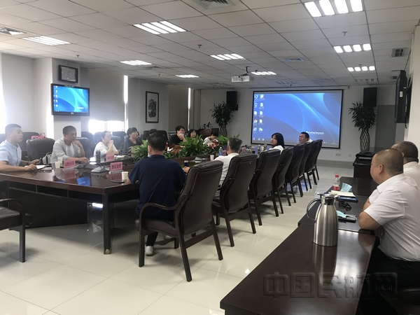 nEO_IMG_新型制式防寒服选样专题讨论会