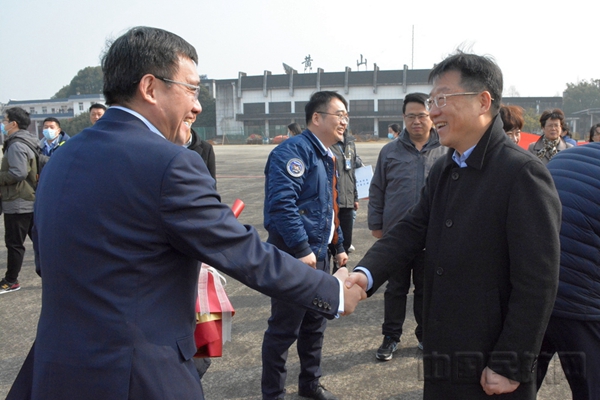 水印 “新沂—镇江—黄山”通用航线17日顺利开通22.jpg