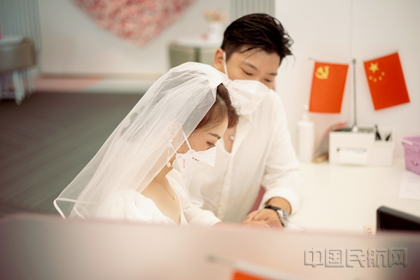 顾轶巍:我们结婚吧_副本.jpg 顾轶巍:我们结婚吧_副本.jpg
