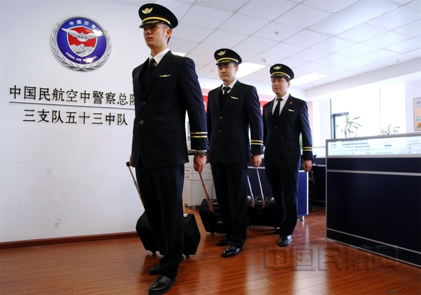nEO_IMG_南航贵州“蓝天卫士”全力备战北京冬奥会 (1)
