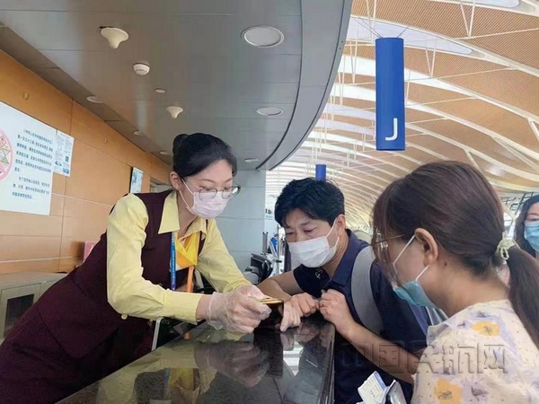nEO_IMG_为旅客创造更贴心更安全的春运环境