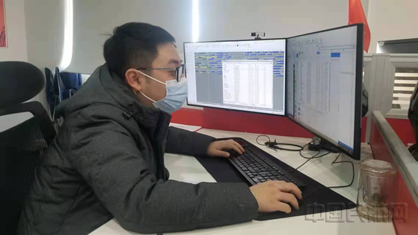 图片3 践行“三个敬畏”温暖旅客回家路_副本.png 图片3 践行“三个敬畏”温暖旅客回家路_副本.png