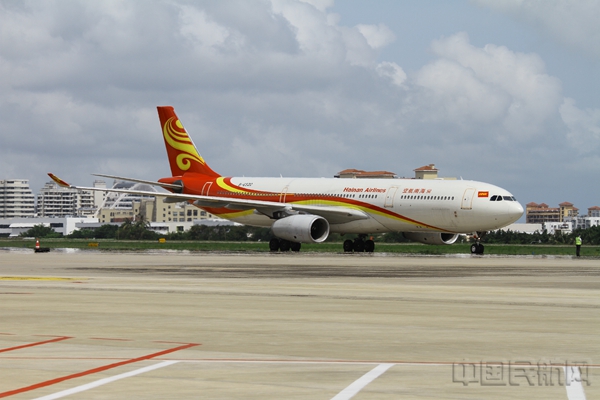 水印 附图10:首个包机航班HU8520抵达三亚凤凰机场10