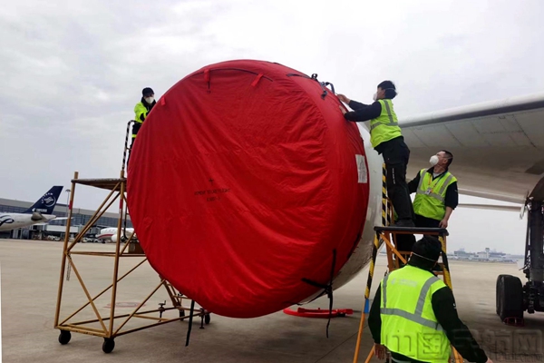 东航技术公司持续推进飞机解封,保障复工复产运力-刘璇聪摄.jpg 东航技术公司持续推进飞机解封,保障复工复产运力-刘璇聪摄.jpg