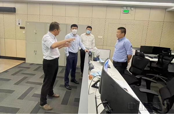 图1:公司领导开展安全访谈_副本.png 图1:公司领导开展安全访谈_副本.png