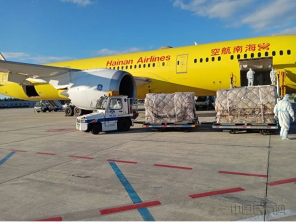 【海航航空新闻通稿】暑运期间 海航航空齐抓疫情防控与安全运营 新开航线40余条 累计运输旅客近千万人次6743
