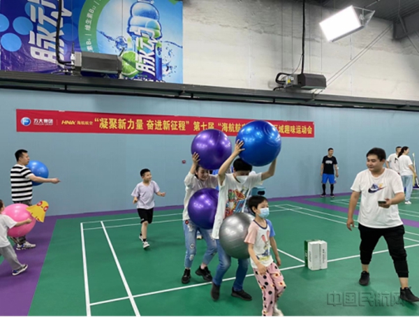 新闻通稿:围绕生产促发展服务职工保稳定 天津航空工会切实发挥与职工的桥梁纽带作用300411