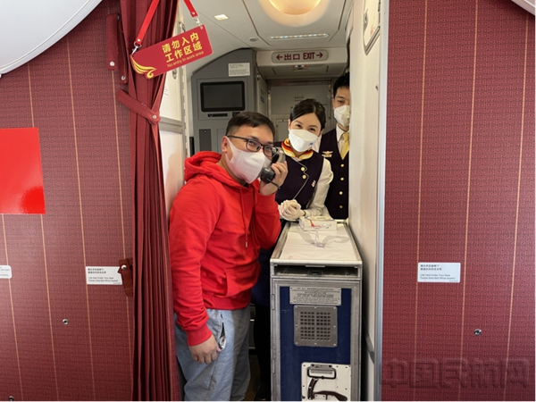 金鹏航空开展客运开航七周年空地互联庆祝活动6213